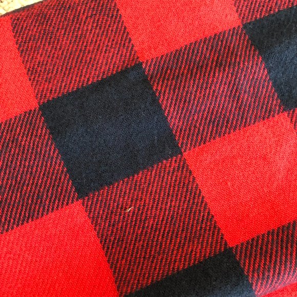 NWOT Soft Red Navy Blue Checkered Scarf - Picture 4 of 7